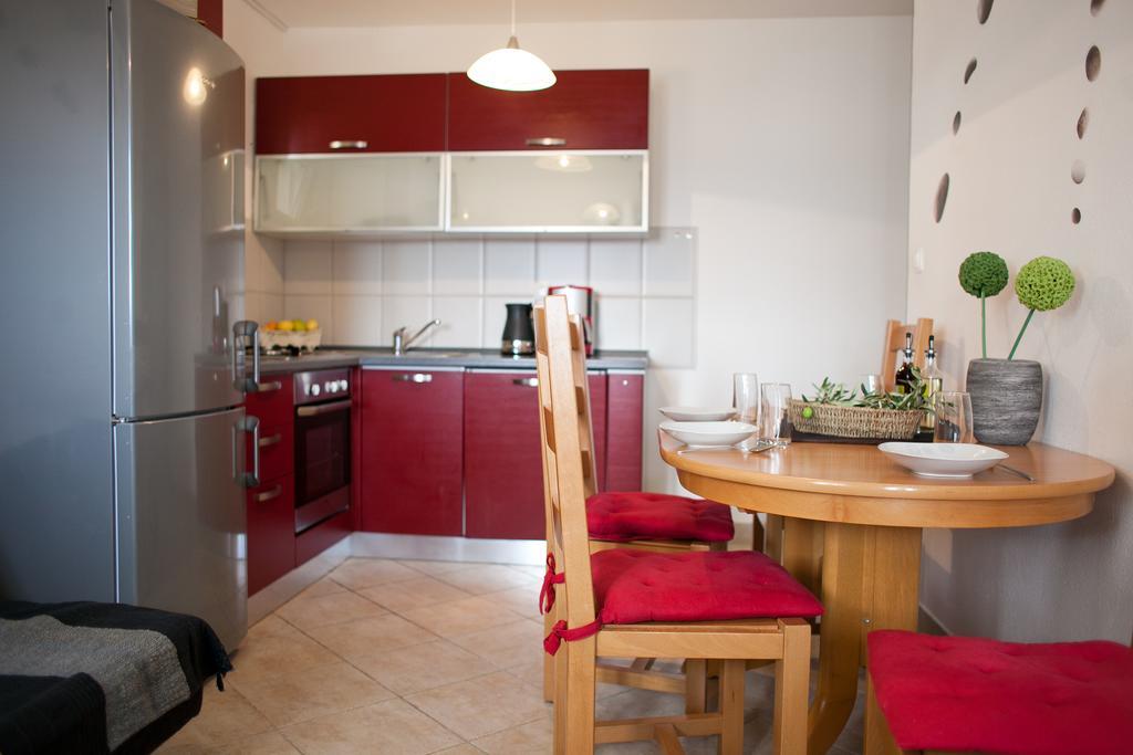 Apartments Mediterranea With Heated Pool Pisak Extérieur photo