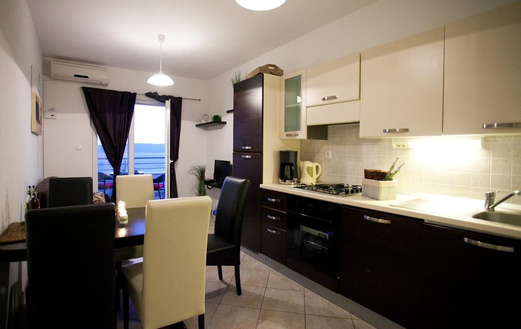 Apartments Mediterranea With Heated Pool Pisak Extérieur photo