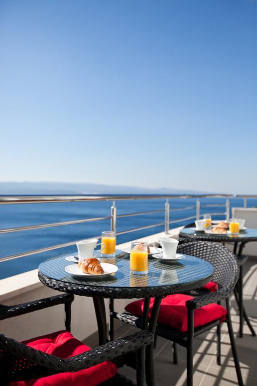 Apartments Mediterranea With Heated Pool Pisak Extérieur photo