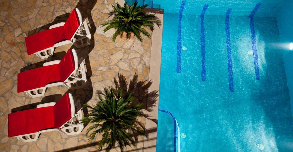 Apartments Mediterranea With Heated Pool Pisak Extérieur photo